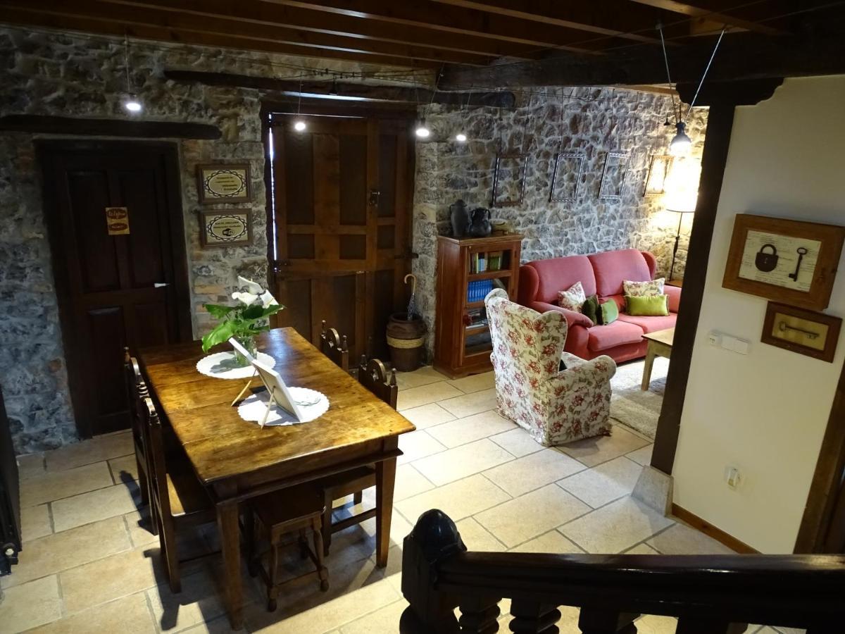 El Colladin Guest House Llerices ภายนอก รูปภาพ