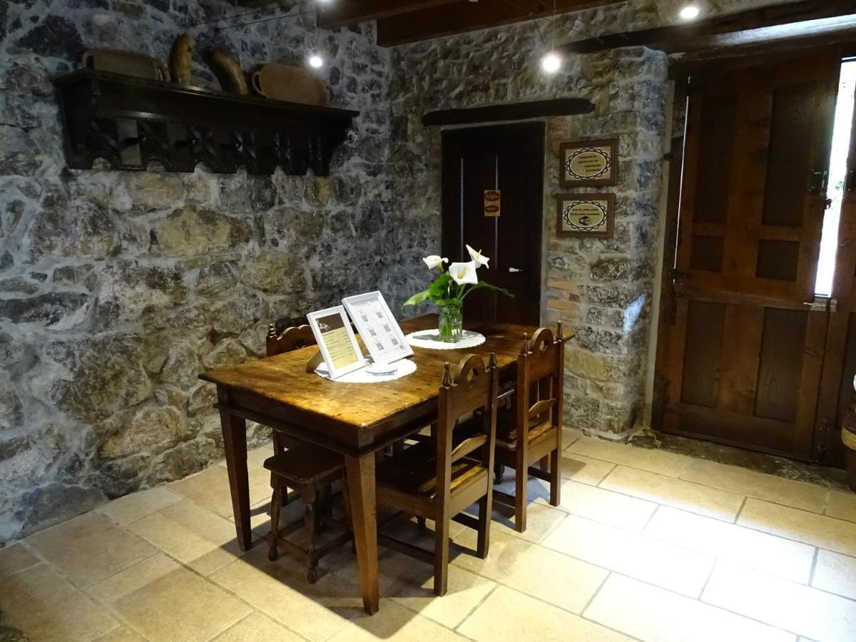 El Colladin Guest House Llerices ภายนอก รูปภาพ