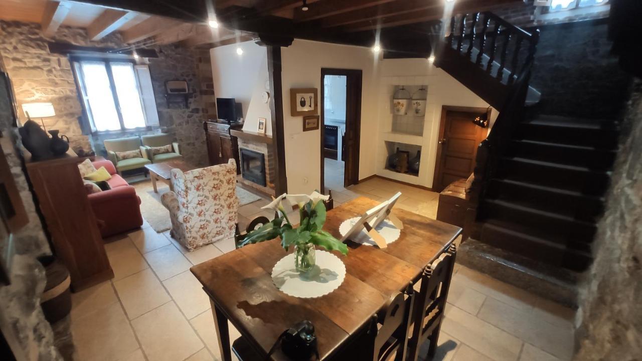 El Colladin Guest House Llerices ภายนอก รูปภาพ