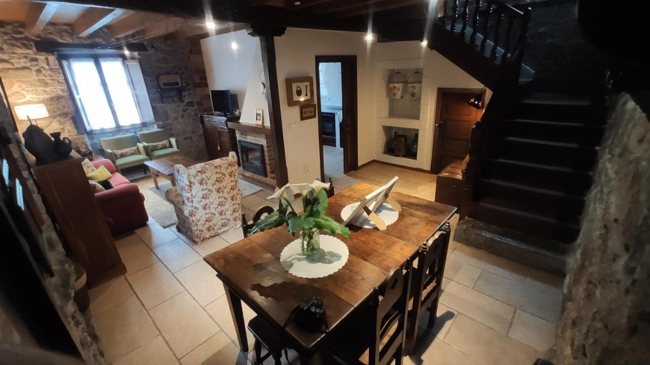 El Colladin Guest House Llerices ภายนอก รูปภาพ