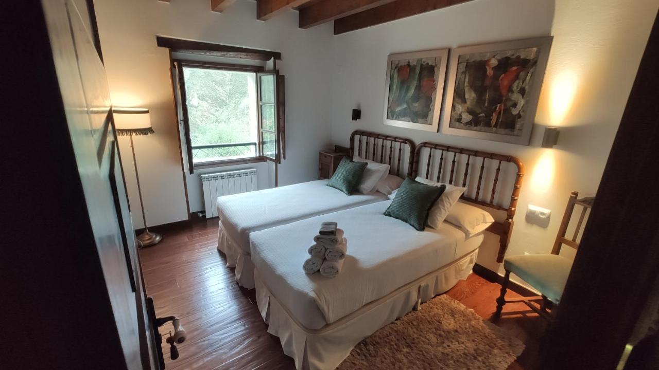 El Colladin Guest House Llerices ภายนอก รูปภาพ