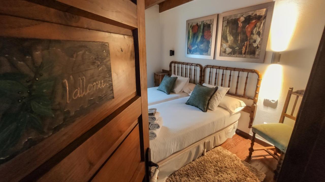 El Colladin Guest House Llerices ภายนอก รูปภาพ