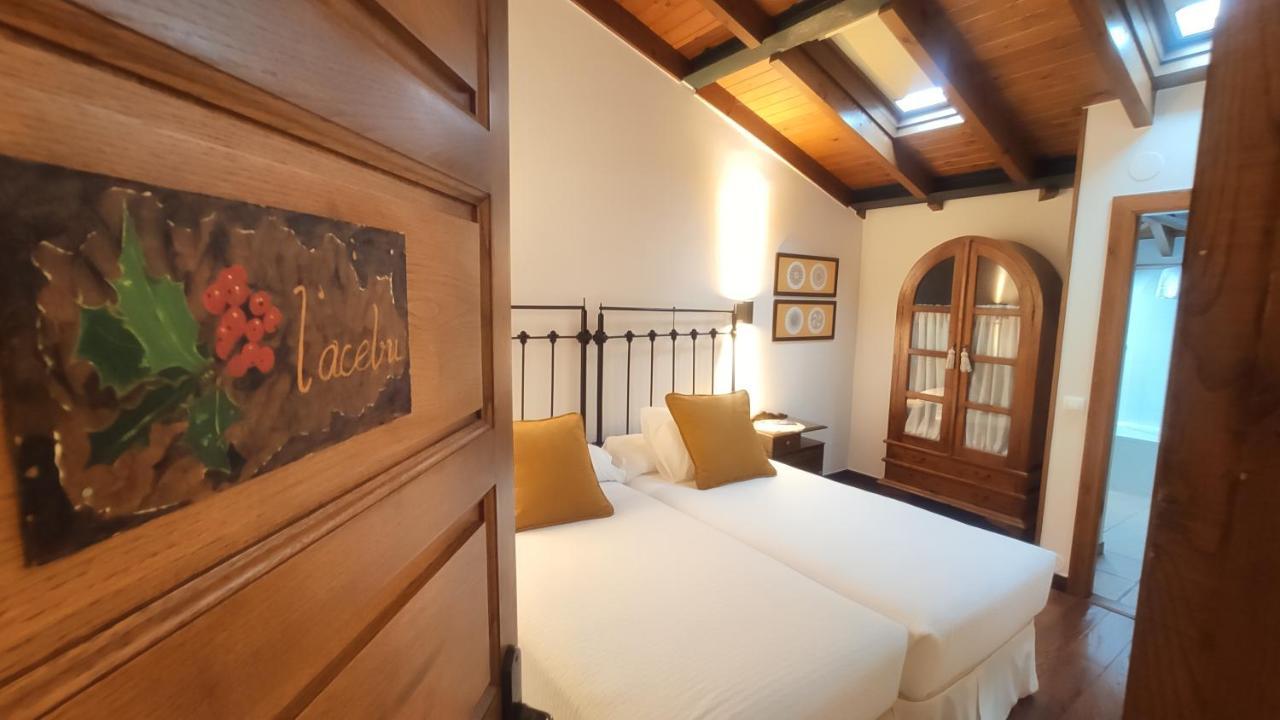 El Colladin Guest House Llerices ภายนอก รูปภาพ
